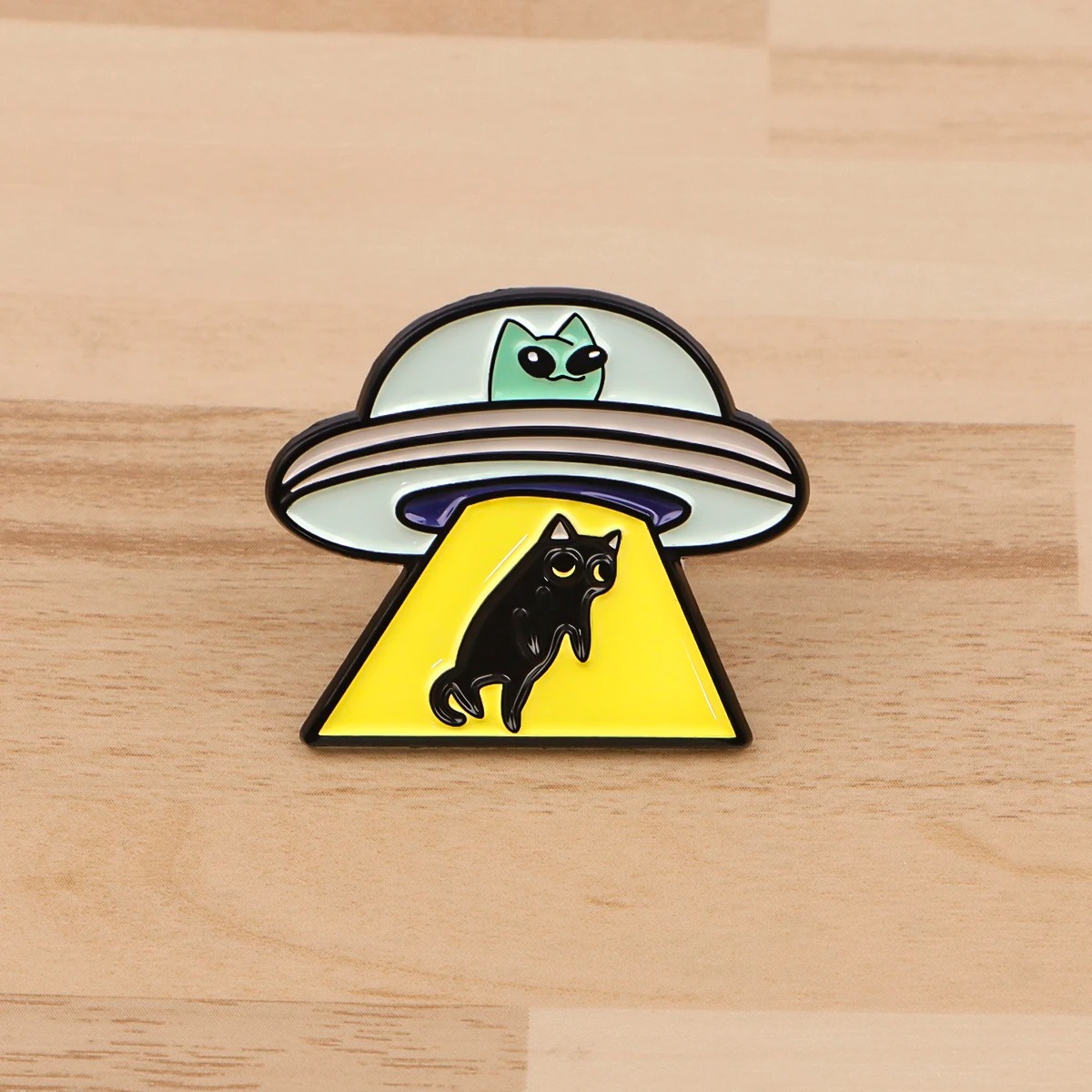 UFO Alien Emaille Pin Schwarze – Model Kit Ufo Bewertung und Preis