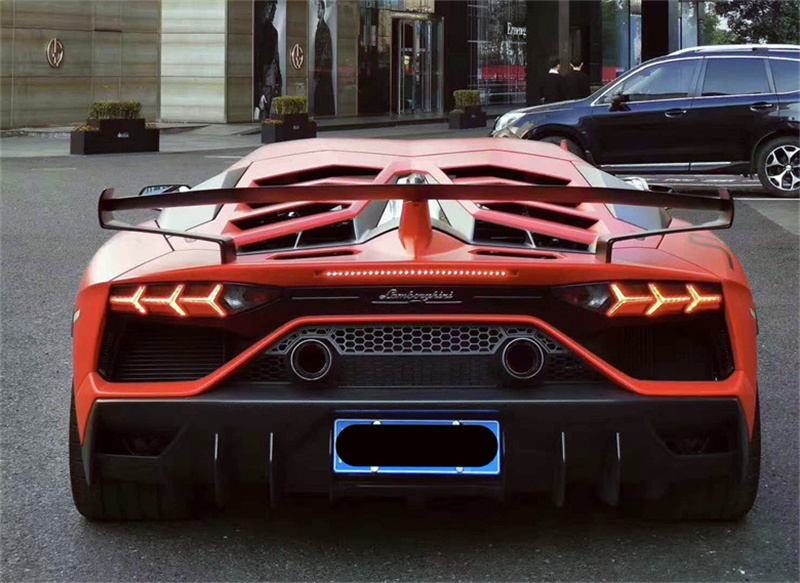 Neuer Halb-Kohlefaser-Heckstoß – Model Kit Lamborghini Bewertung und Preis