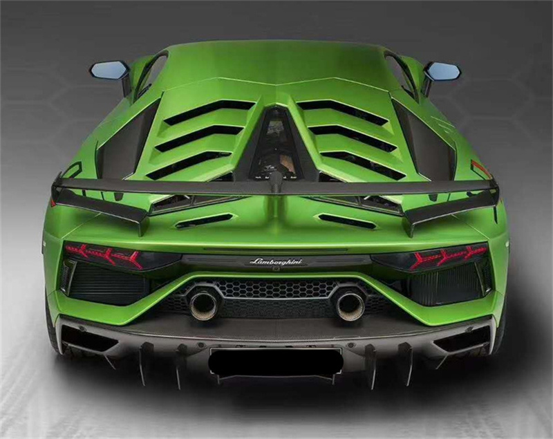 Neuer Halb-Kohlefaser-Heckstoß – Model Kit Lamborghini Bewertung und Preis